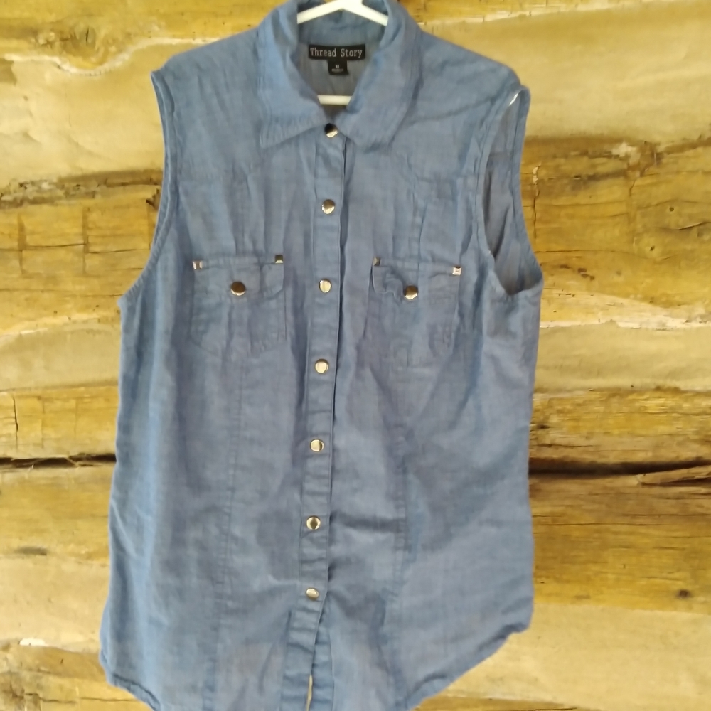 Thread Story Blue Sleeveless Chambray Shirt Size Medium